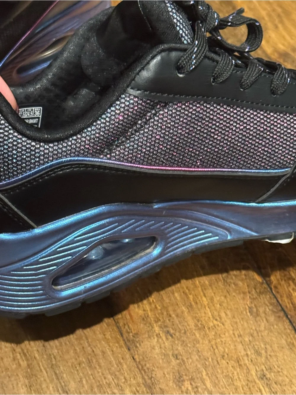 Women sketches Black Iridescent Athletic Sneakers. Size 7.5